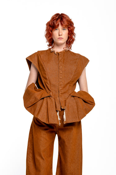 BROWN DENIM STRUCTURE SHOULDER CINCHED TOP marques almeida