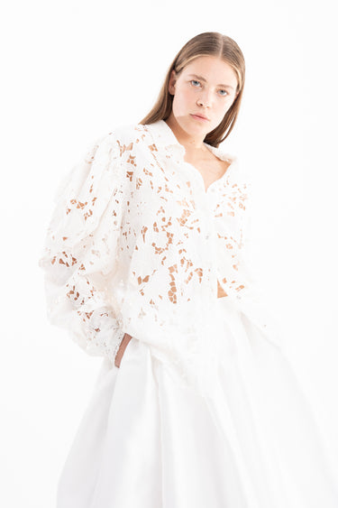 WHITE EMBROIDERED PUFF SLEEVE SHIRT